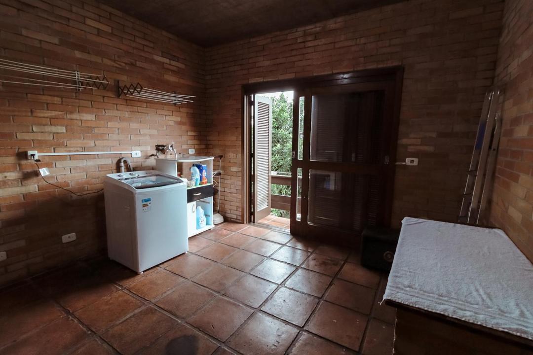 Otima Casa Ampla Em Localizacao Privilegiada!